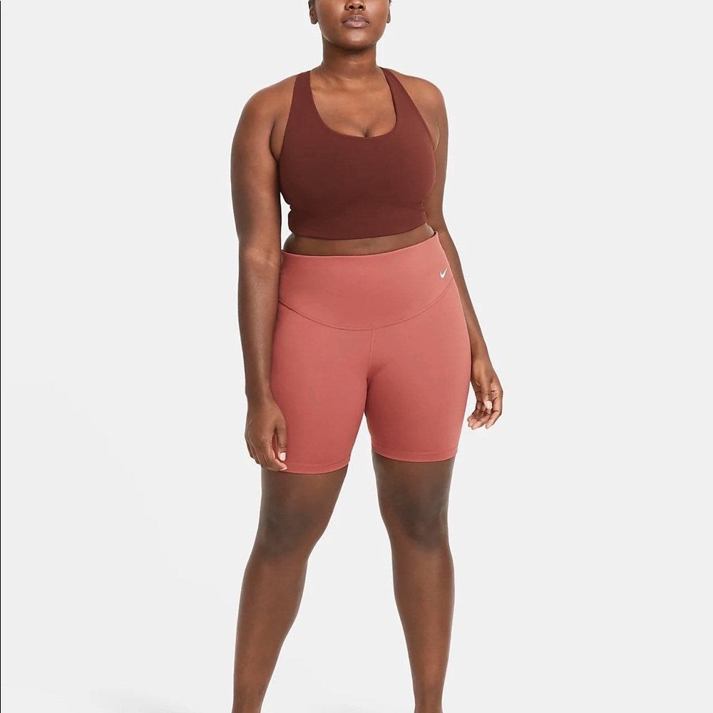 💄 Nike One Mid-Rise 7" Bike Shorts